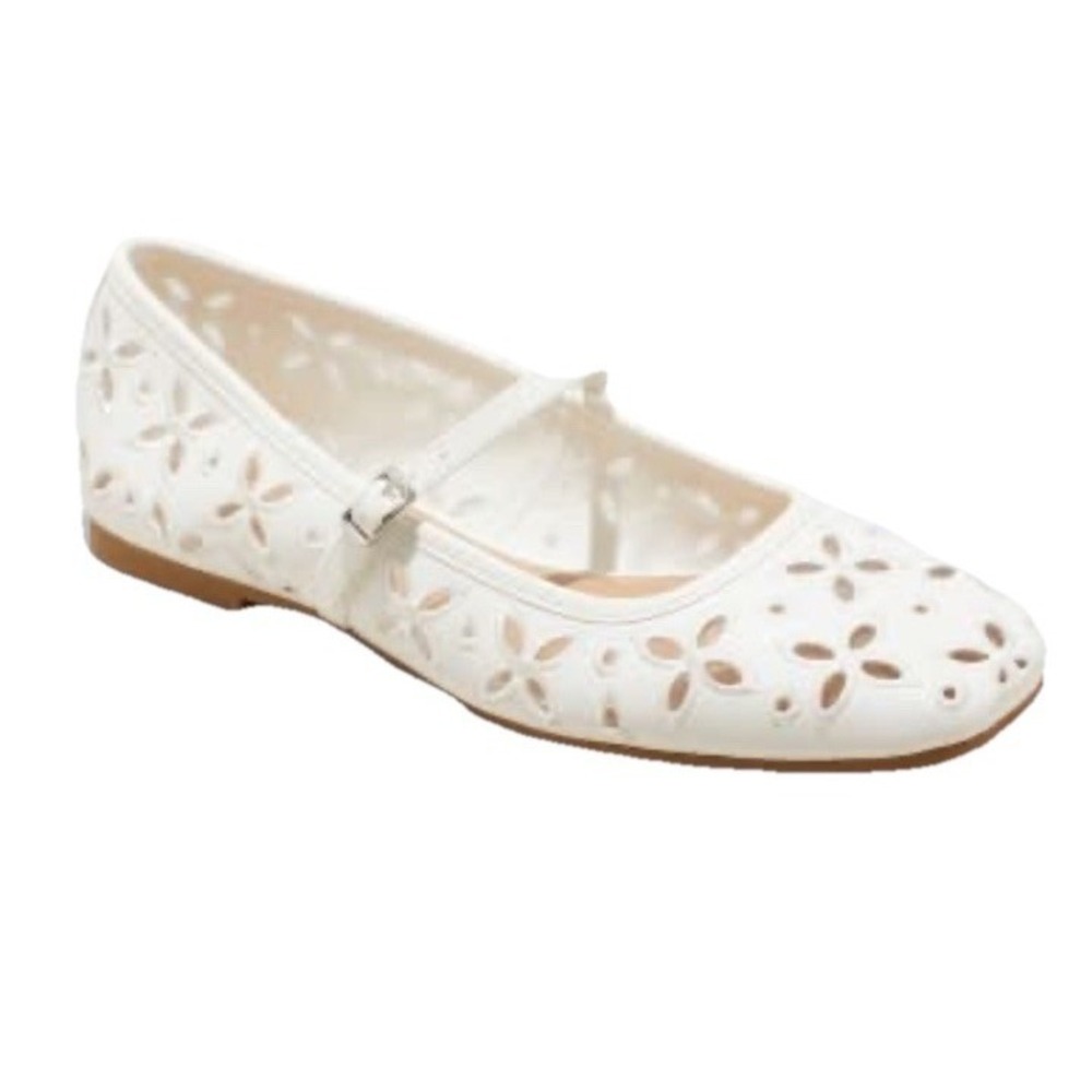 Wild Fable Women's Elsa Eyelet Mary Jane Ballet Flats with Memory Foam Insole 10